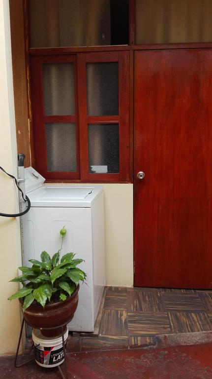 Friends House Bed & Breakfast Lima Exterior foto